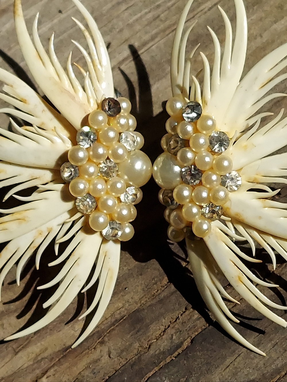 Vintage Hawaii Clip-on Pearl Rhinestone Fan Mermaidcore Earrings